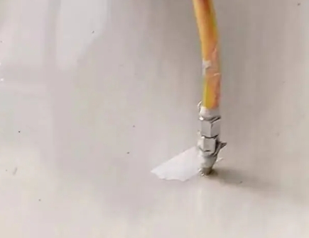运城瓷砖空鼓维修公司专业解答在瓷砖铺贴过程中，如果使用的砂料过粗（如全部使用了粗砂），可能会导致以下问题